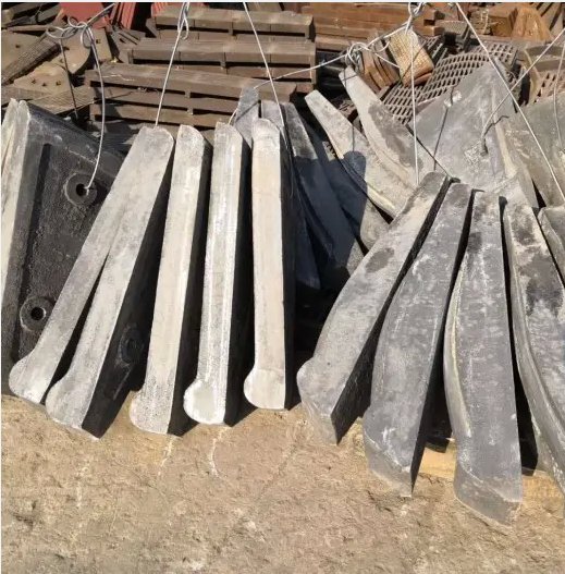 球磨機(jī)高鉻襯板破碎機(jī)合金周護(hù)板高耐磨耐沖擊