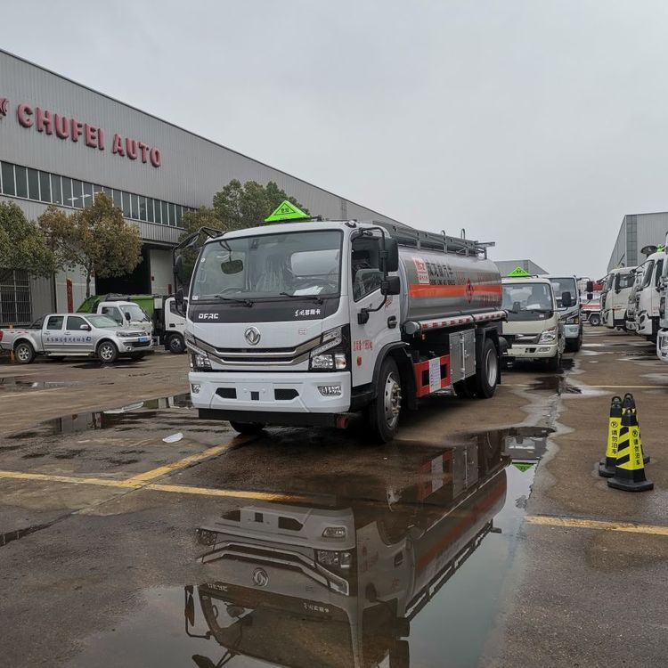 東風多利卡小八檔8噸油罐車大量現車供應提供分期掛靠送車服務