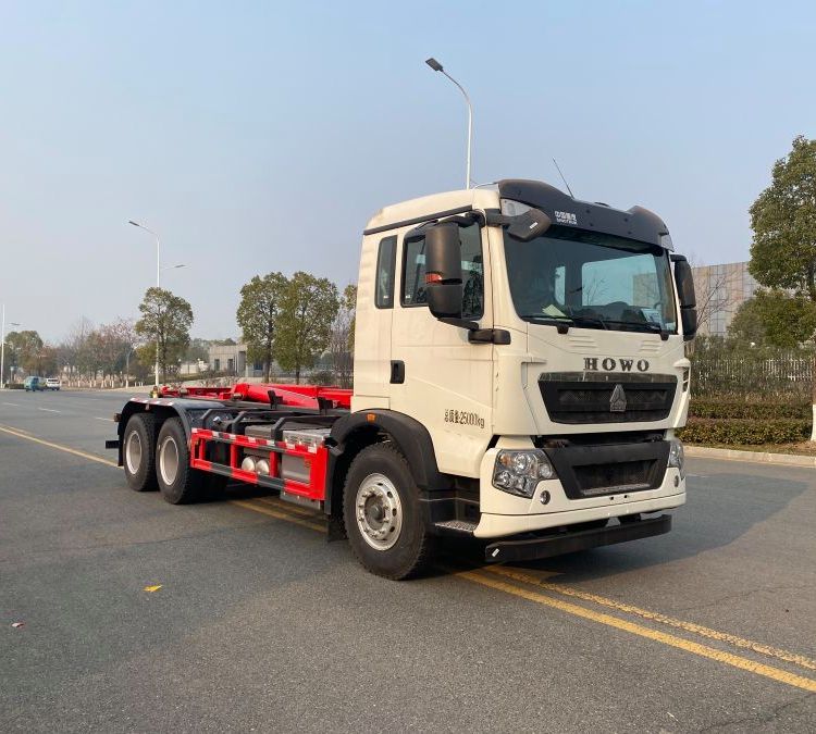 重汽TXHOWO后雙橋勾臂垃圾車20-25噸伸縮臂配18方壓縮垃圾站使用