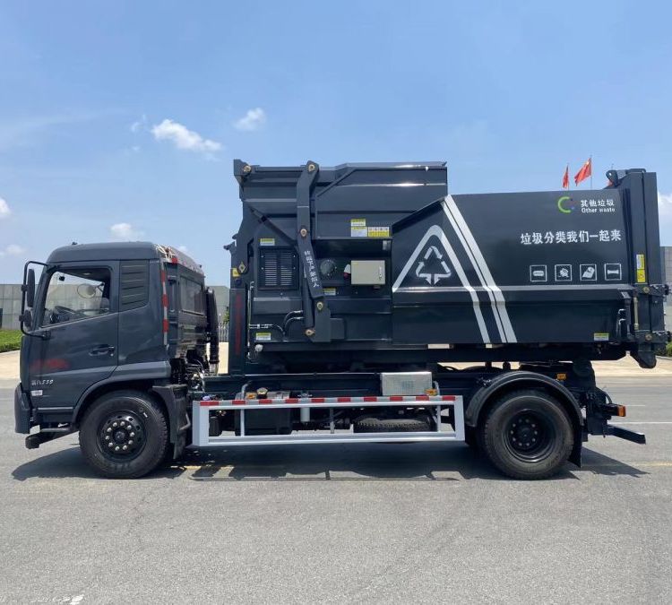 東風(fēng)天錦勾臂垃圾車支持分期垃圾箱轉(zhuǎn)運用一車配多箱