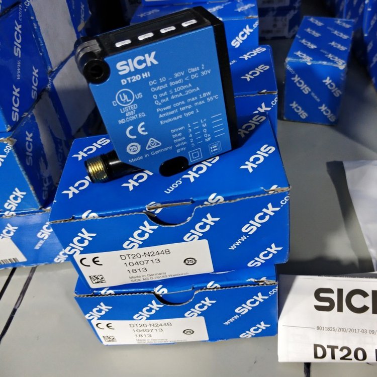 全新SICK西克DT20-P214B位移測(cè)量傳感器原裝正品現(xiàn)貨1040012