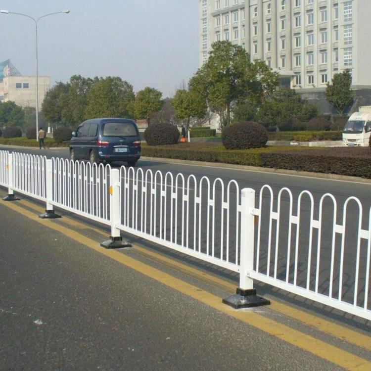 四川資陽市政道路隔離欄價格人行橫道護欄金路護欄質(zhì)量保障