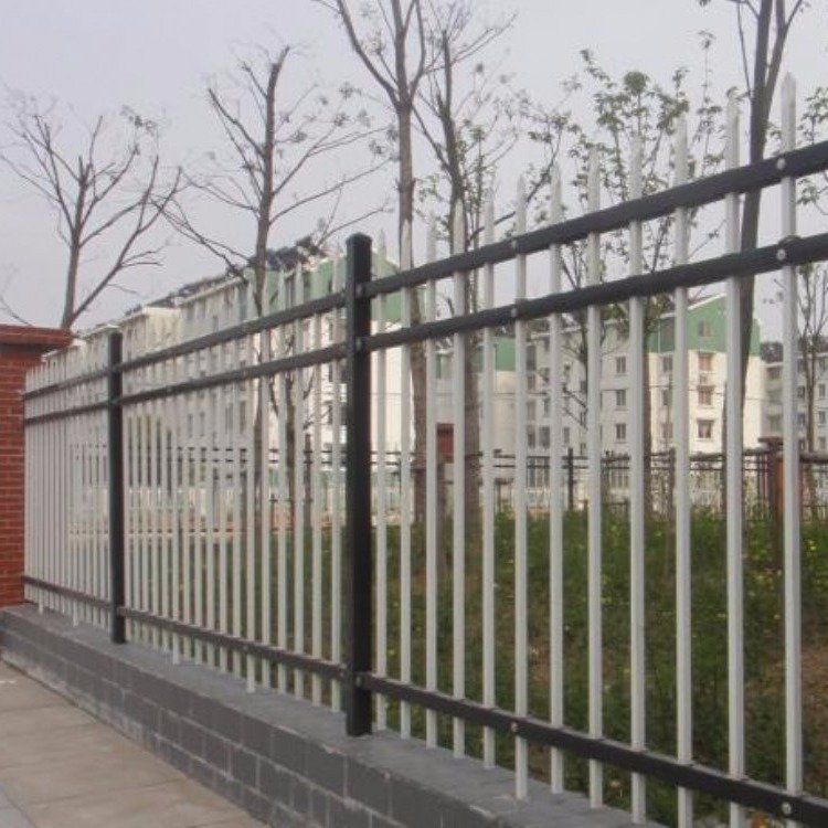 江蘇金路護(hù)欄廠家供應(yīng)上海市黃浦區(qū)鋅鋼噴塑圍墻護(hù)欄鋼管圍墻護(hù)欄