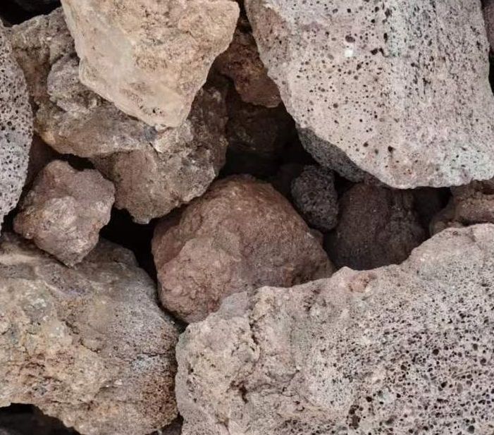 催化燃燒環(huán)保設(shè)備裝填蜂窩活性炭300碘值原生炭