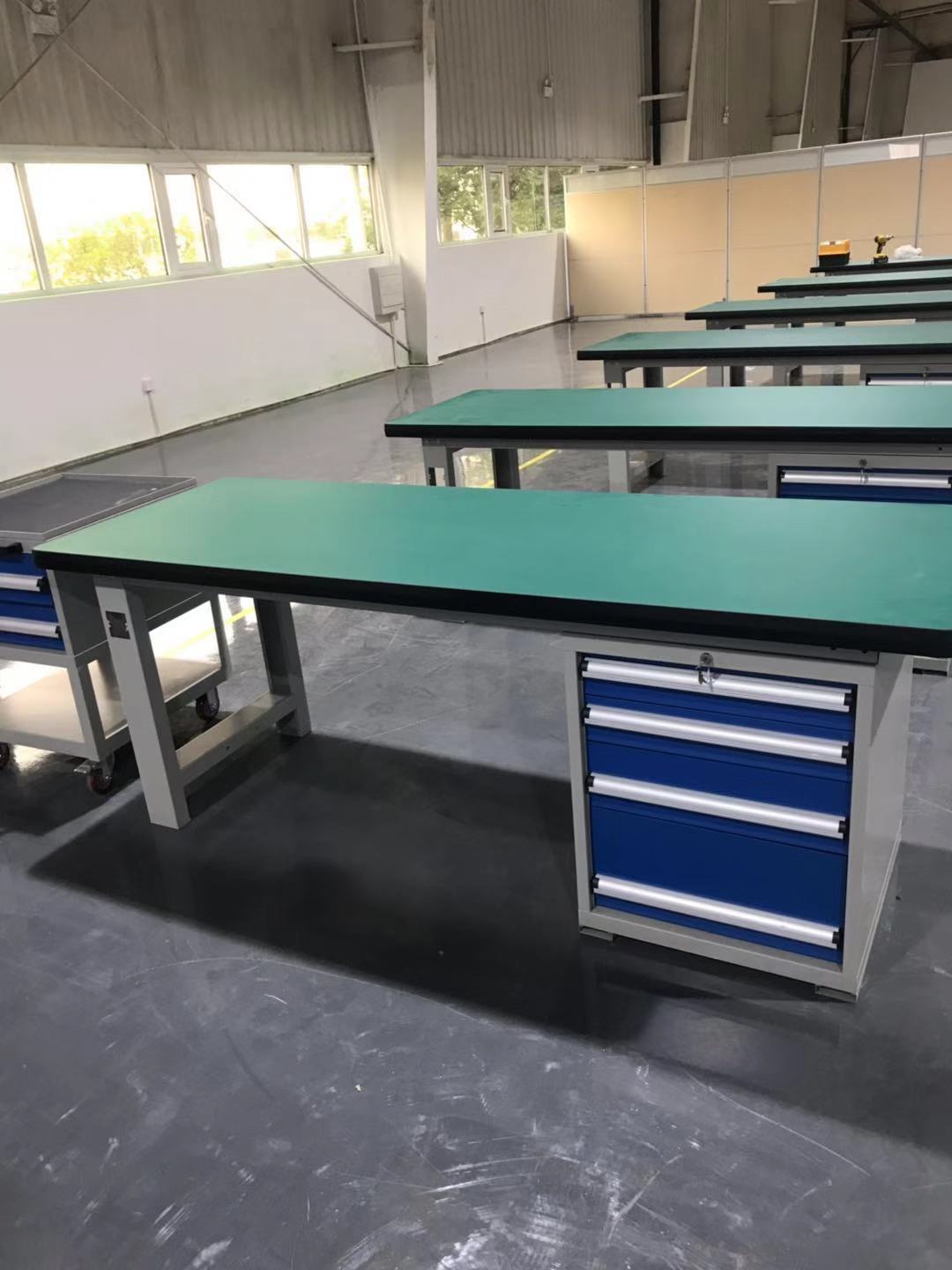 佰納克倉儲設備生產(chǎn)防靜電車間用工作臺鉗工操作臺成重大質(zhì)量優(yōu)