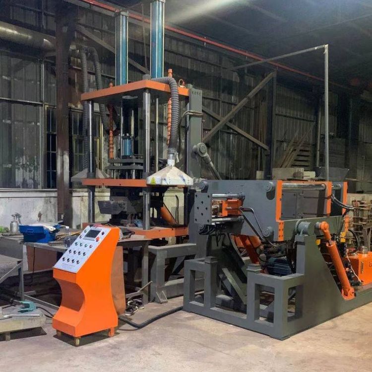 坤泰鑄機(jī)，全自動生產(chǎn)鋁鑄件鋁合金重力澆注機(jī)