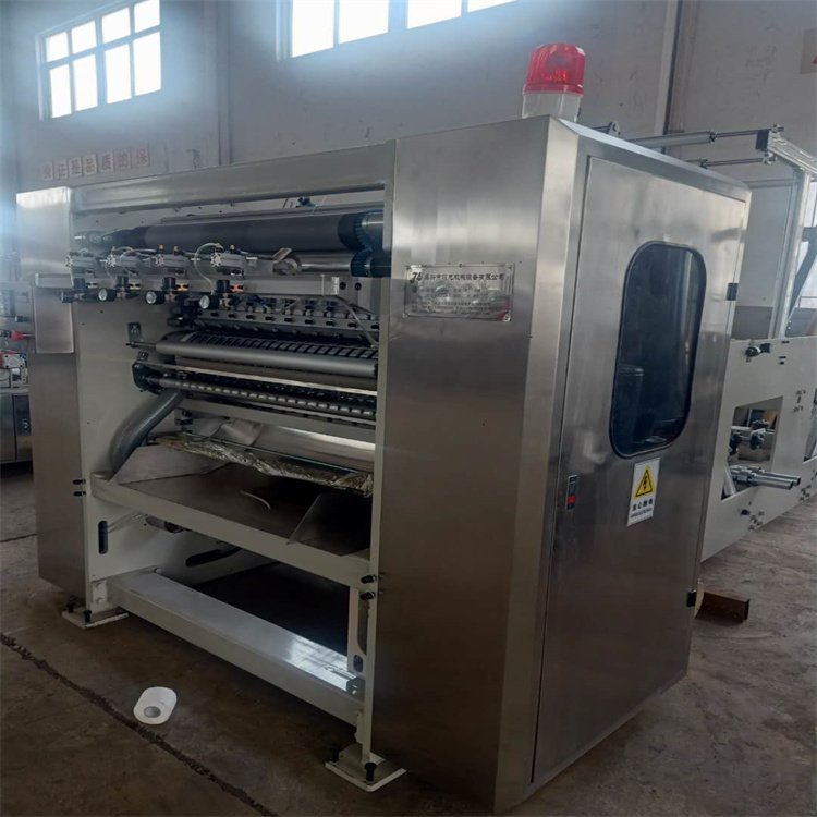 生產(chǎn)抽取式棉柔巾折疊機(jī)供應(yīng)全自動850型一次性洗臉巾設(shè)備