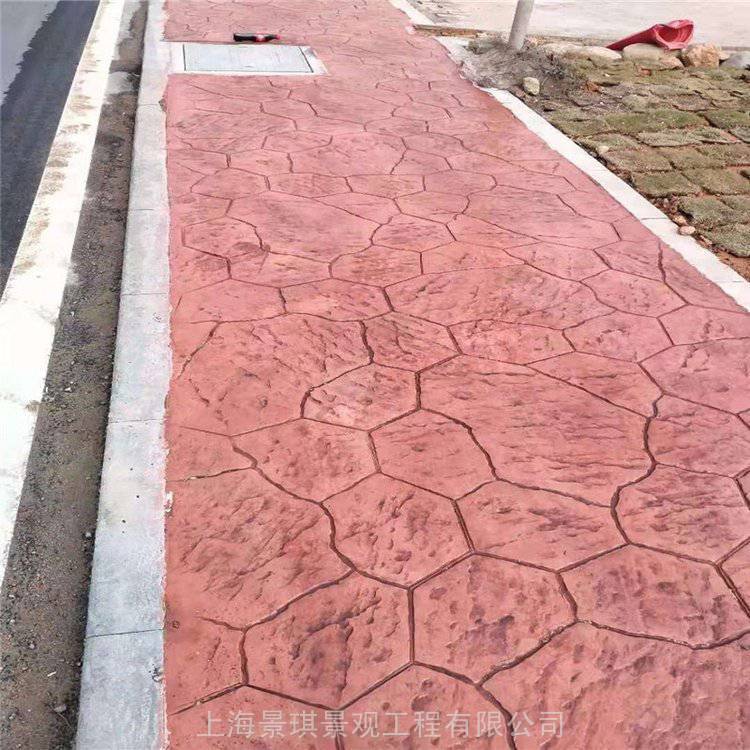 九江永修縣臨街人行道仿工磚壓花路面耐磨混凝土壓印地坪材料