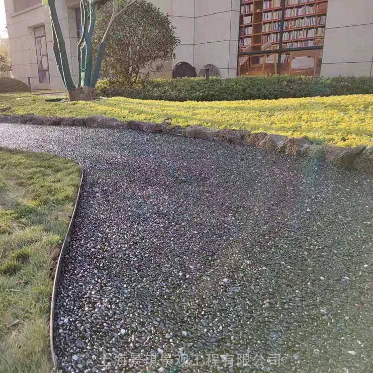 濕地公園環(huán)湖灰色露骨料步道鐵嶺市露骨料透水地坪施工承包