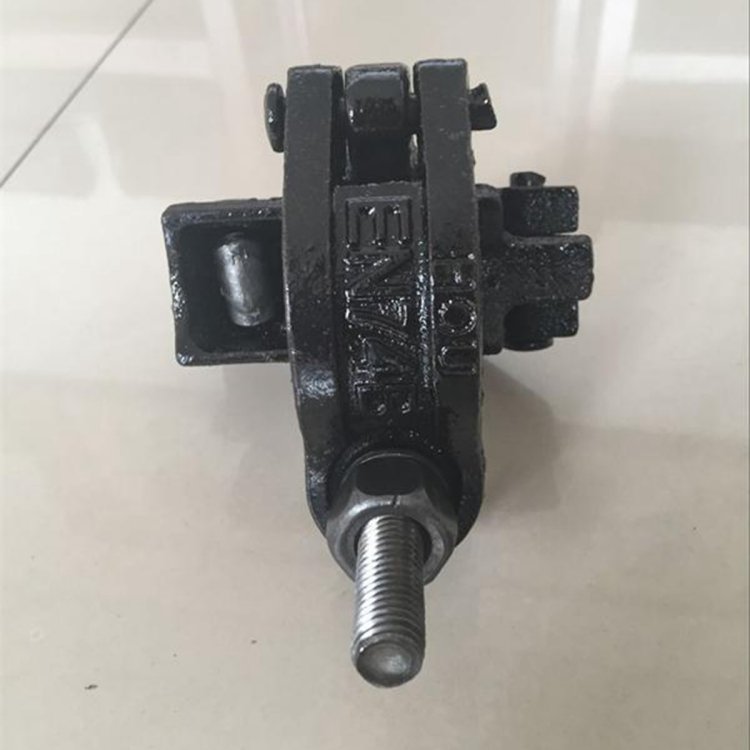 建筑扣件現(xiàn)貨直銷十字對接旋轉(zhuǎn)扣件品質(zhì)保障技術(shù)先進(jìn)