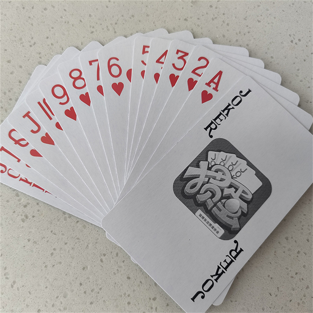 環(huán)宇撲克牌定做印刷廠創(chuàng)意廣告宣傳紙質(zhì)摜蛋撲克定制設(shè)計