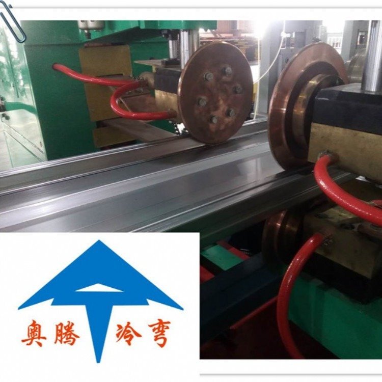 奧騰三輪車廂板設(shè)備汽車廂板邊板冷彎機ATCXB-65\/75-000