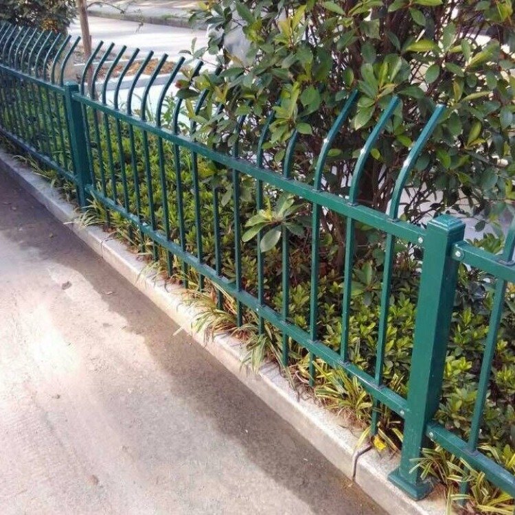 金路護(hù)欄廠家直銷臺州仙居縣鋅鋼草坪護(hù)欄綠化帶草坪隔離欄