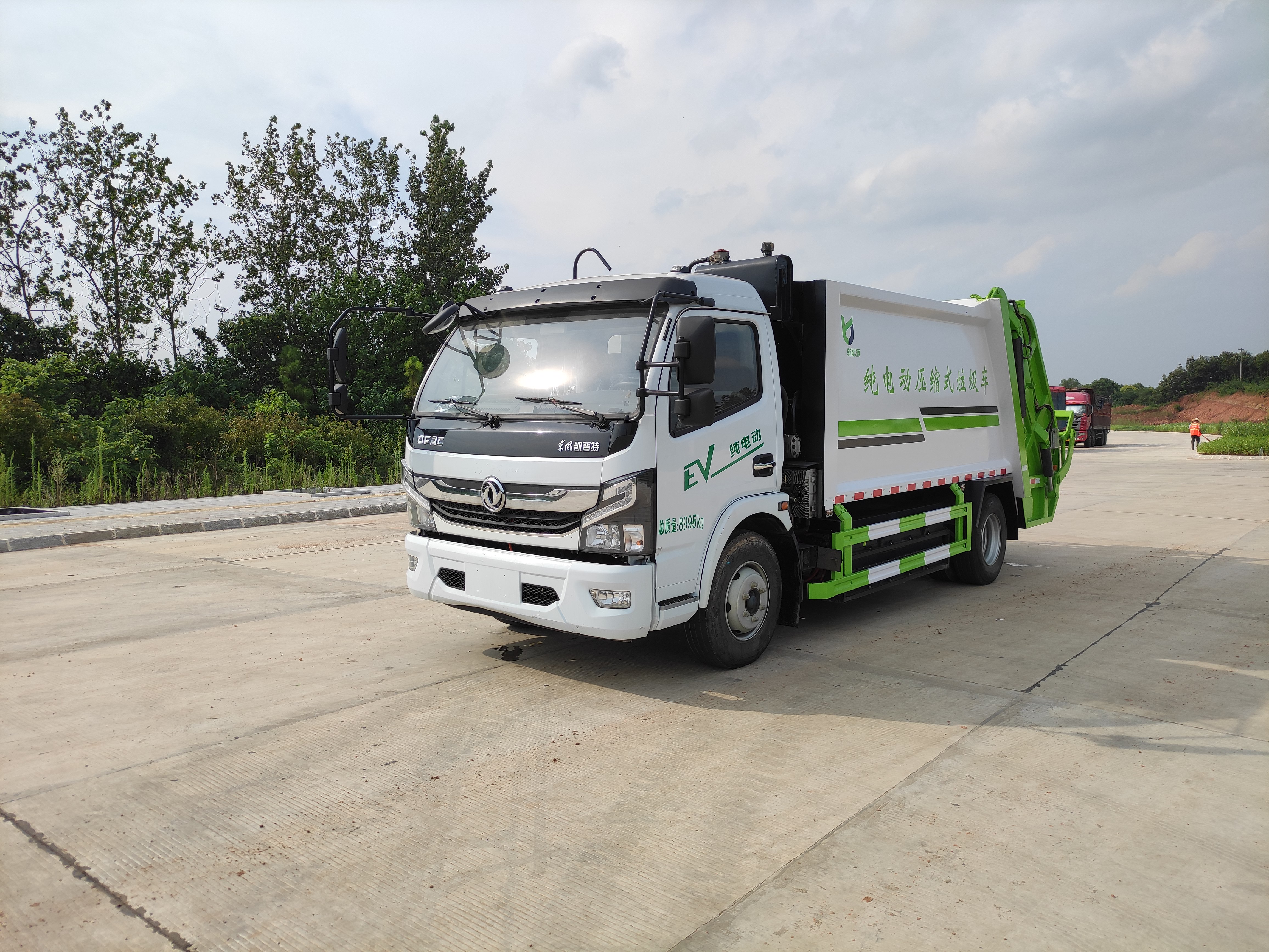 壓縮垃圾車東風(fēng)8方9方新能源城市垃圾清運(yùn)車廠家直售包上戶