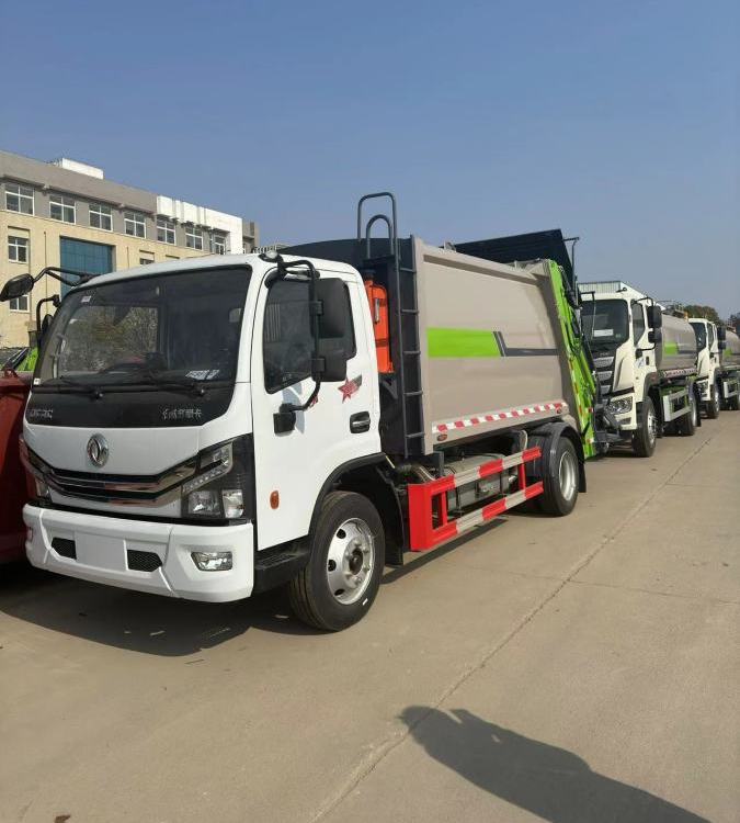 12方壓縮垃圾車程力中型后裝垃圾收運車生產(chǎn)廠家本月訂車立減五千